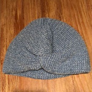 Knit light blue beanie